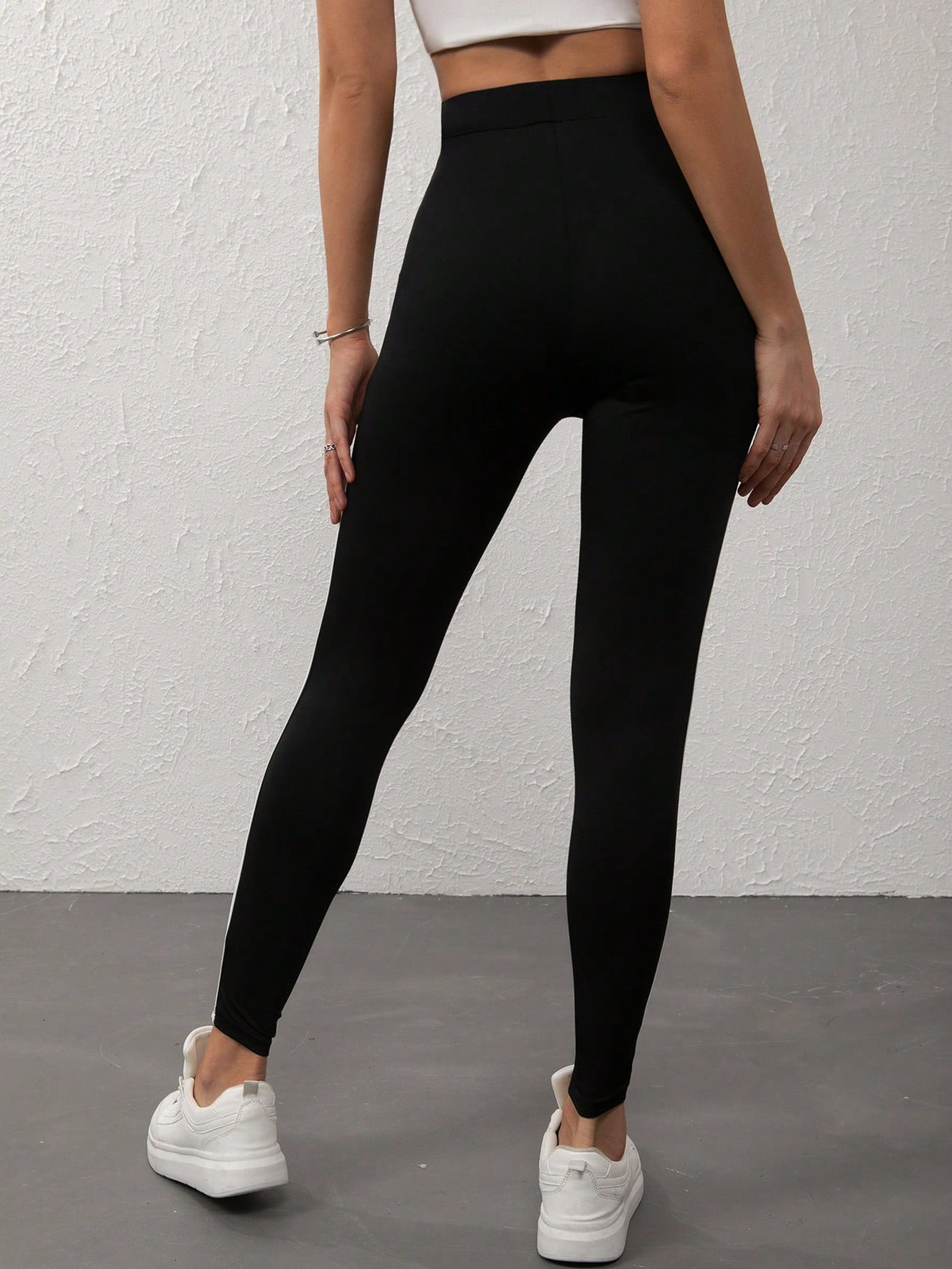 Legging Cintura Alta Com Listras Laterais Estilo Fitness
