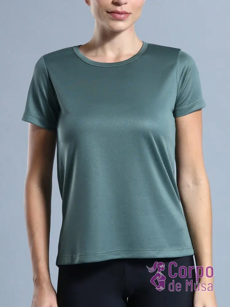 Camiseta Dry Fit Leve Com Tecido Respirável Camiseta Dry Fit Leve Com Tecido Respirável