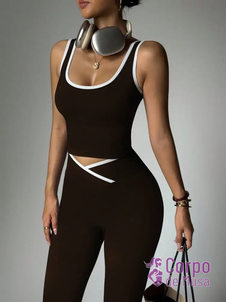 Conjunto Top e Legging Cós Cruzado Estilo Fitness Moderno Conjunto Top e Legging Cós Cruzado Estilo Fitness Moderno