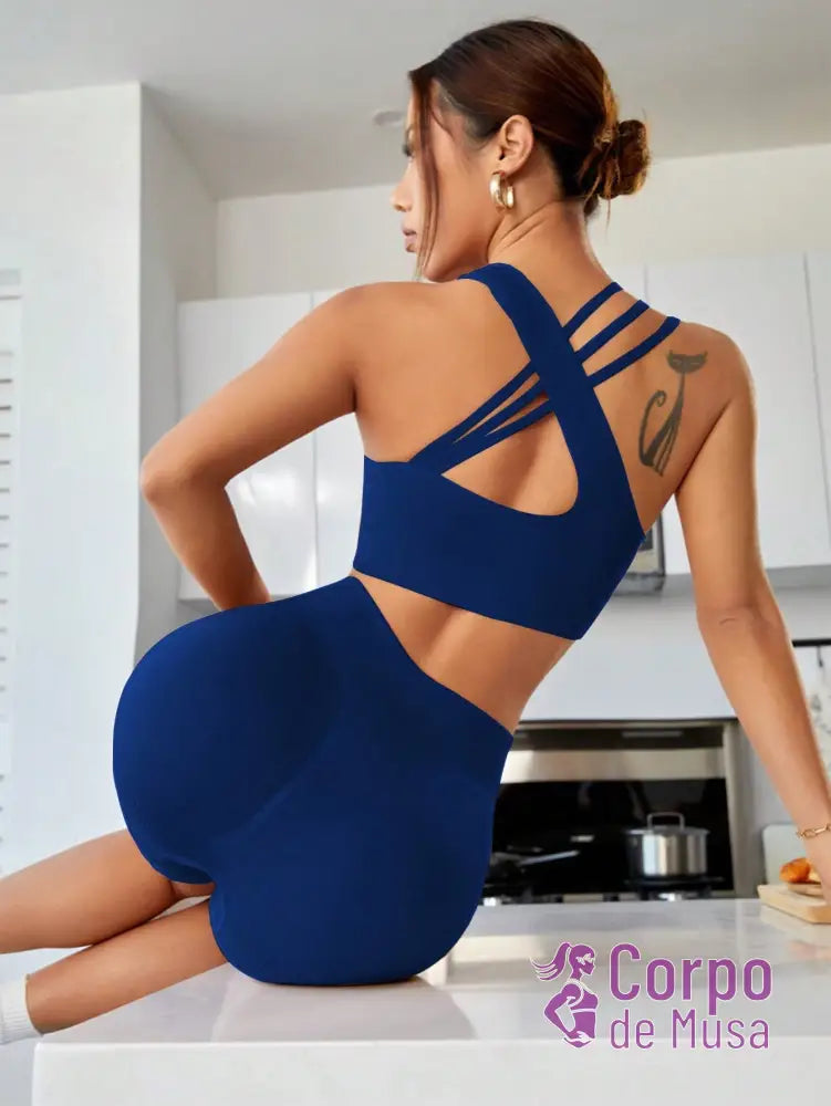 Conjunto Top e Short Sem Costura Canelado Estilo Fitness Conjunto Top e Short Sem Costura Canelado Estilo Fitness