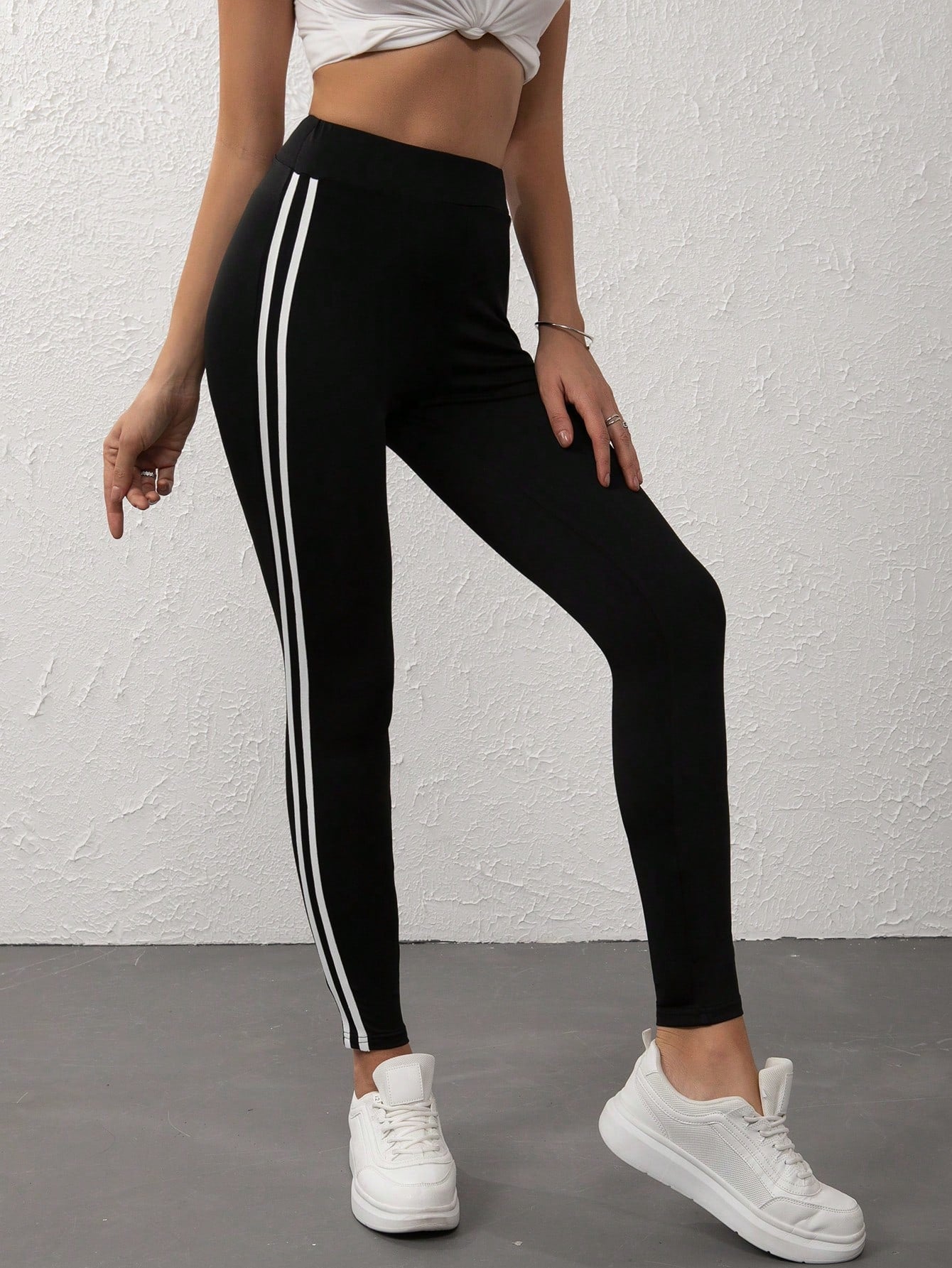 Legging Cintura Alta Com Listras Laterais Estilo Fitness