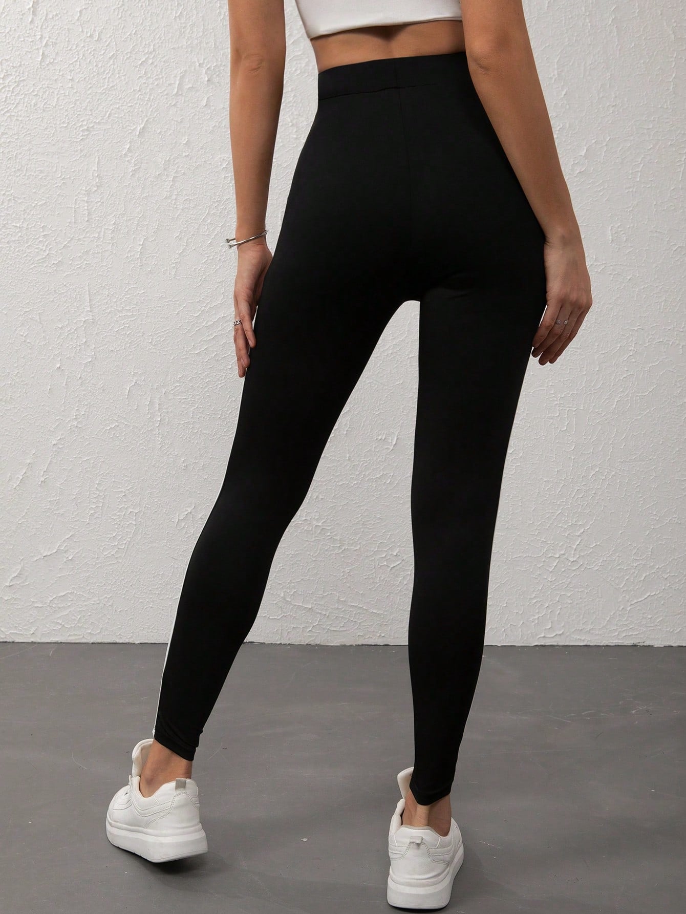 Legging Cintura Alta Com Listras Laterais Estilo Fitness