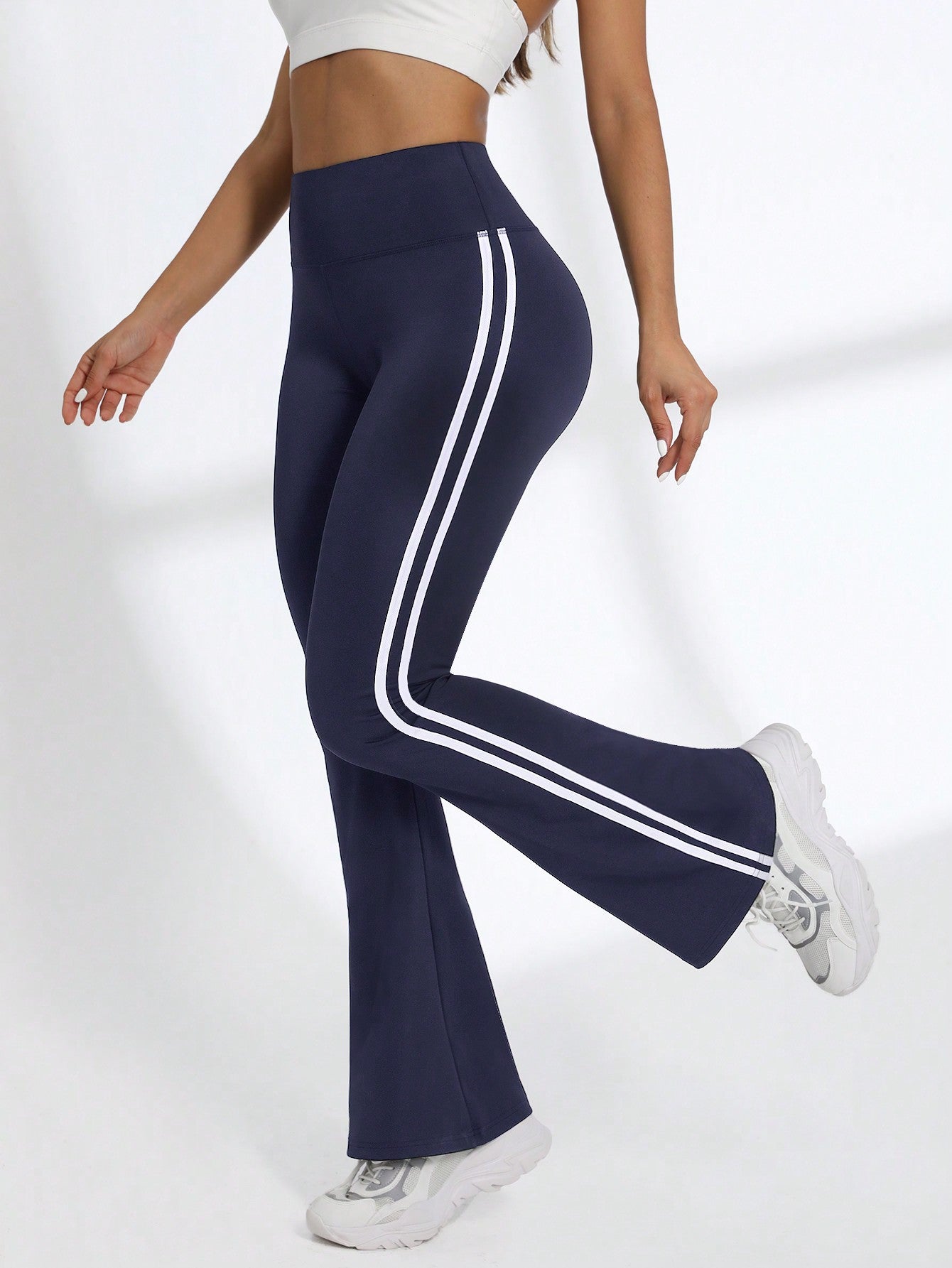 Legging Flare Cintura Alta Com Faixas Laterais Estilo Fitness