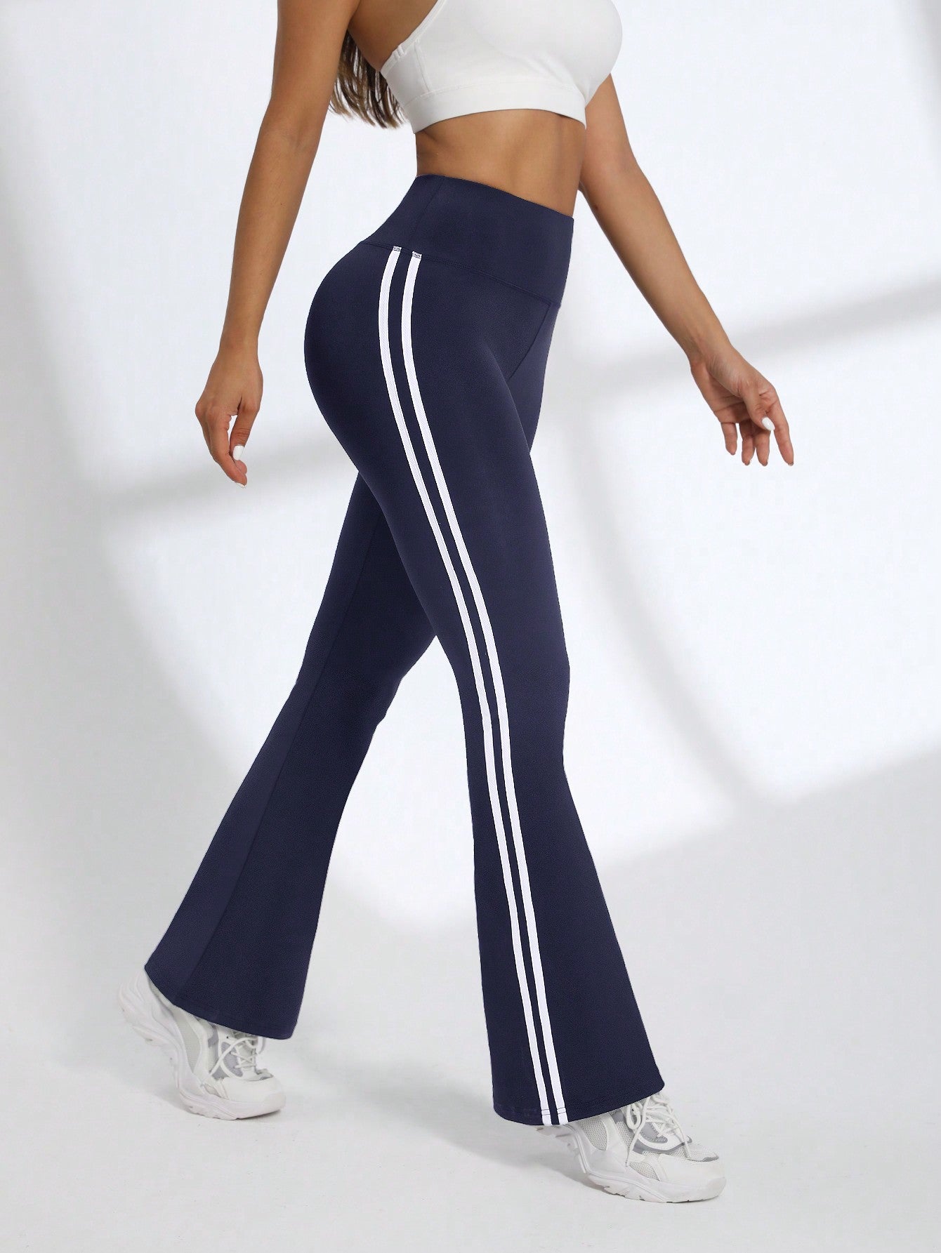 Legging Flare Cintura Alta Com Faixas Laterais Estilo Fitness
