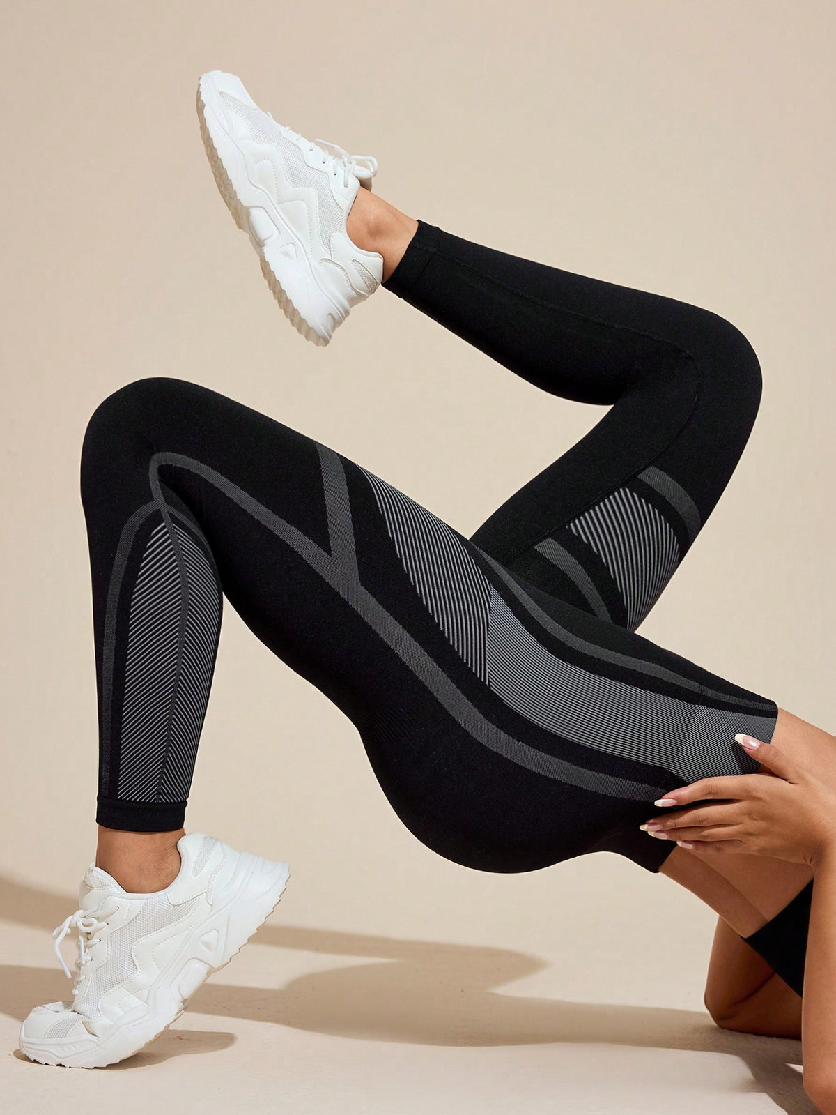 Legging Cintura Alta Seamless Com Recortes Estratégicos Fitness