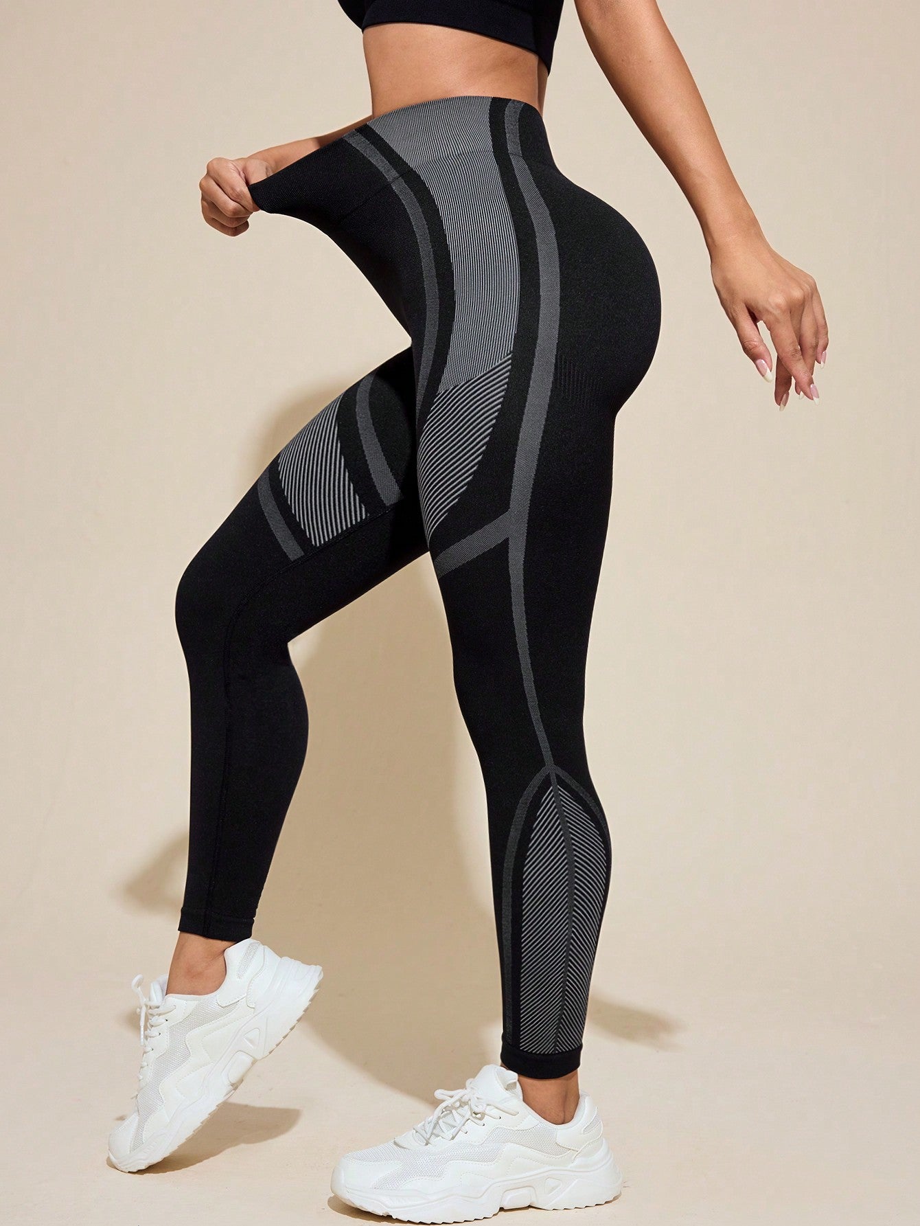 Legging Cintura Alta Seamless Com Recortes Estratégicos Fitness