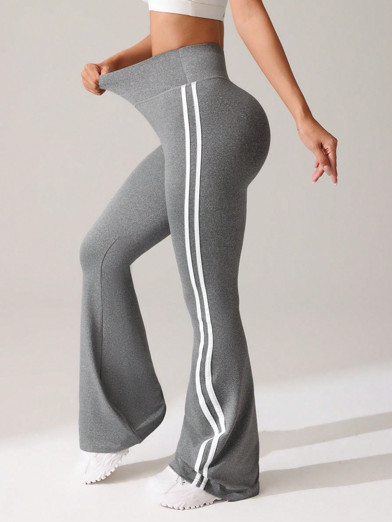 Legging Flare Cintura Alta Com Faixas Laterais Estilo Fitness