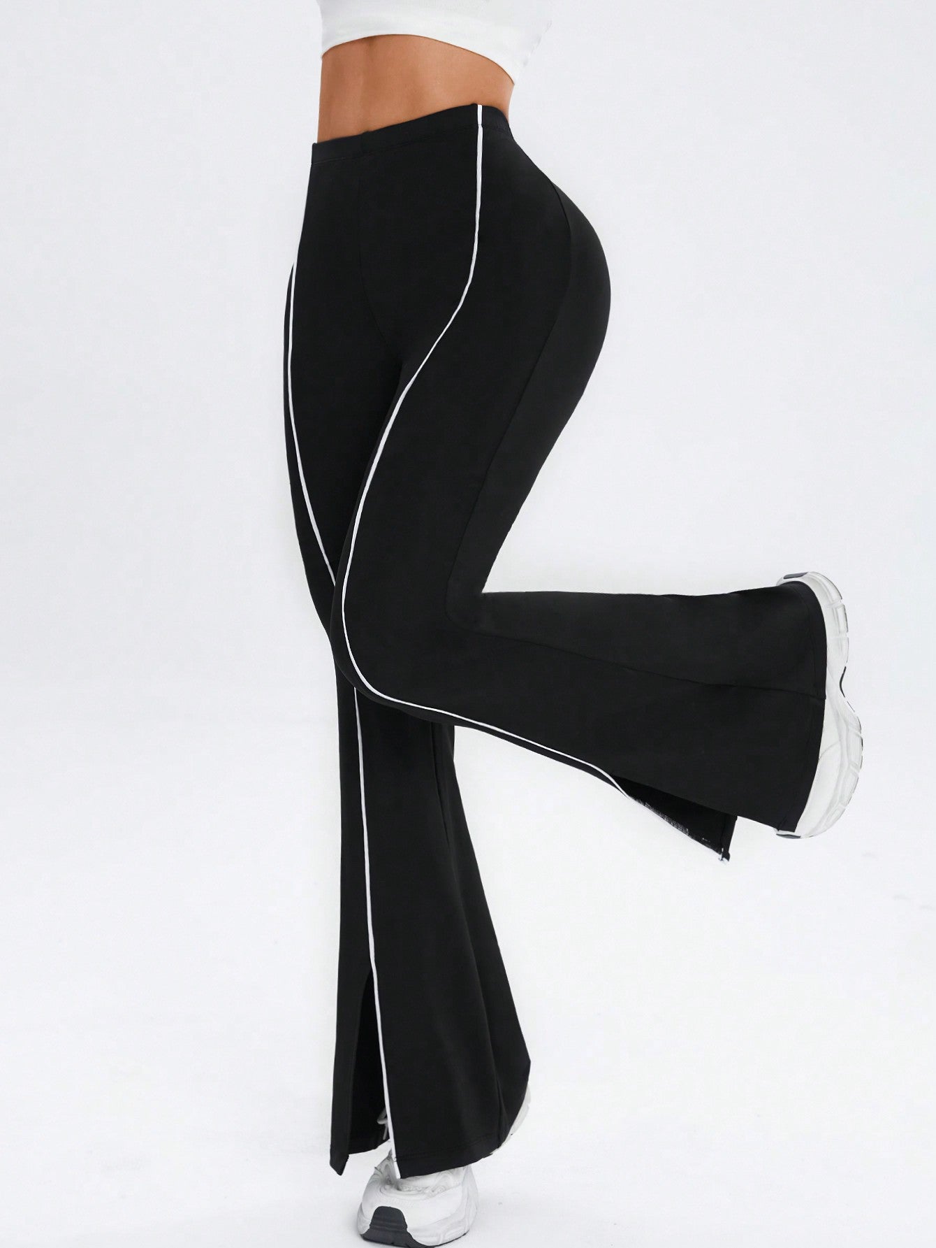 Legging Flare Cintura Alta Com Abertura Frontal Estilo Fitness