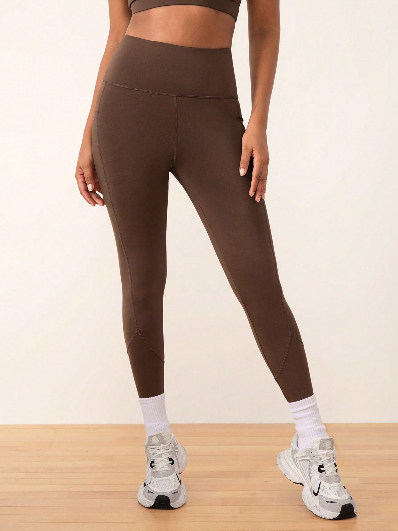 Legging Cintura Alta Com Bolso Lateral Estilo Fitness