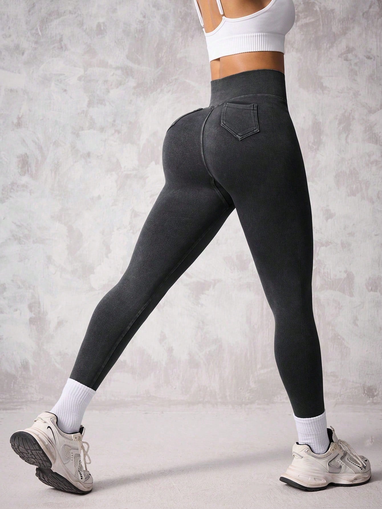 Legging Cintura Alta Sem Costura Com Bolsos Traseiros Fitness
