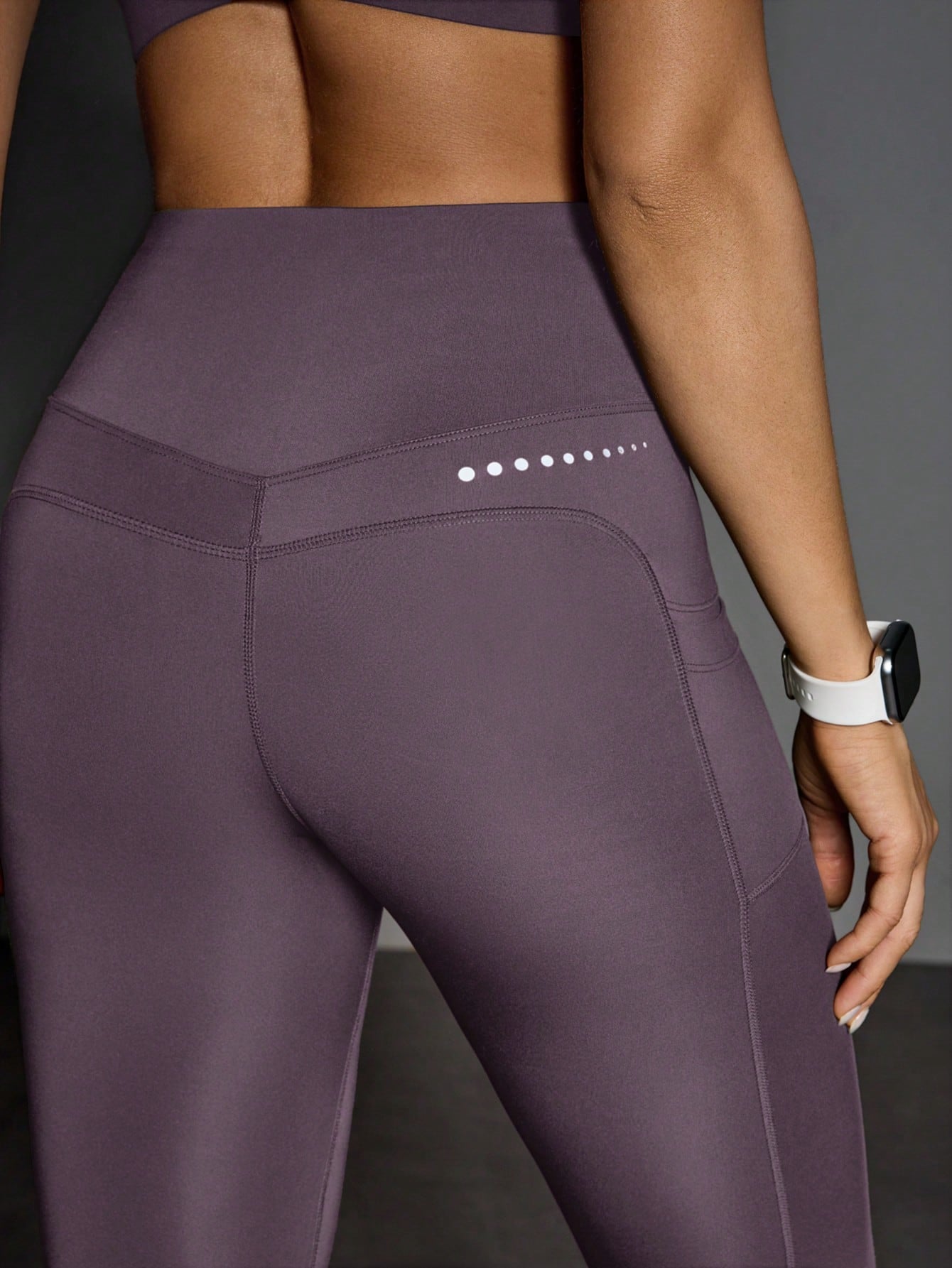 Legging Cintura Alta Com Bolso Lateral Estilo Performance
