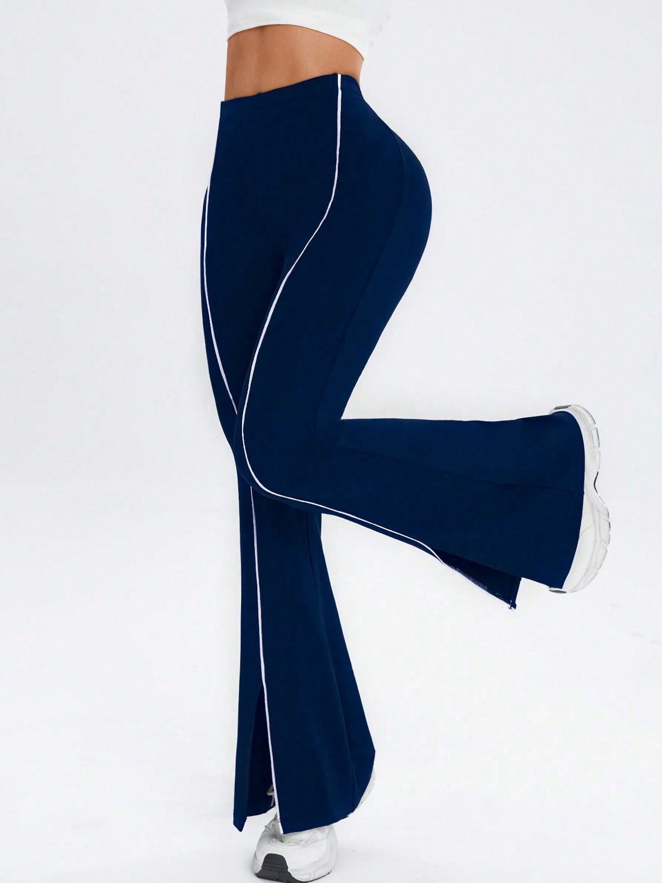 Legging Flare Cintura Alta Com Abertura Frontal Estilo Fitness