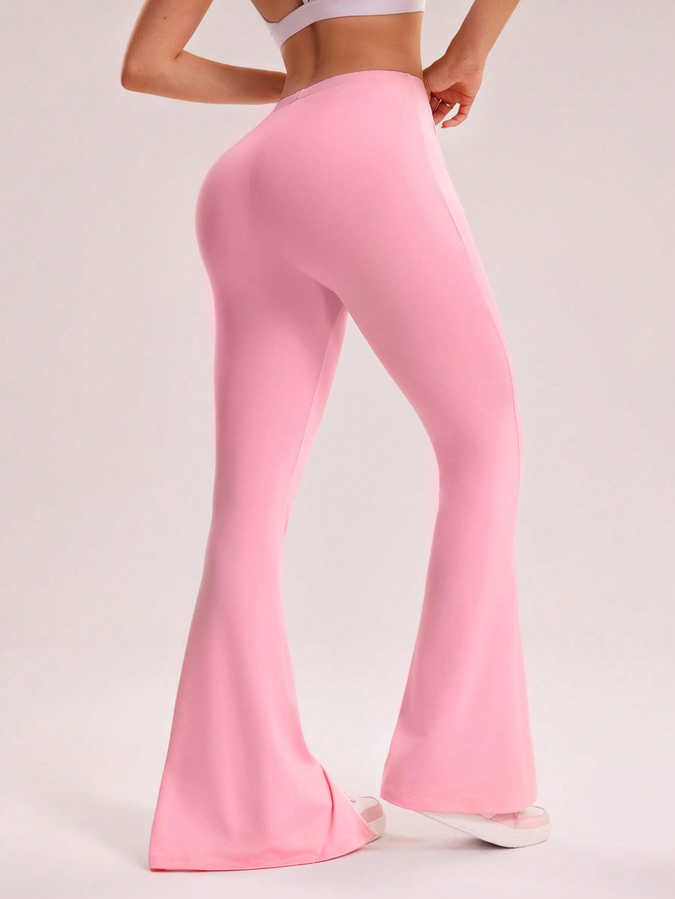 Legging Flare Cintura Alta Com Abertura Frontal Estilo Fitness