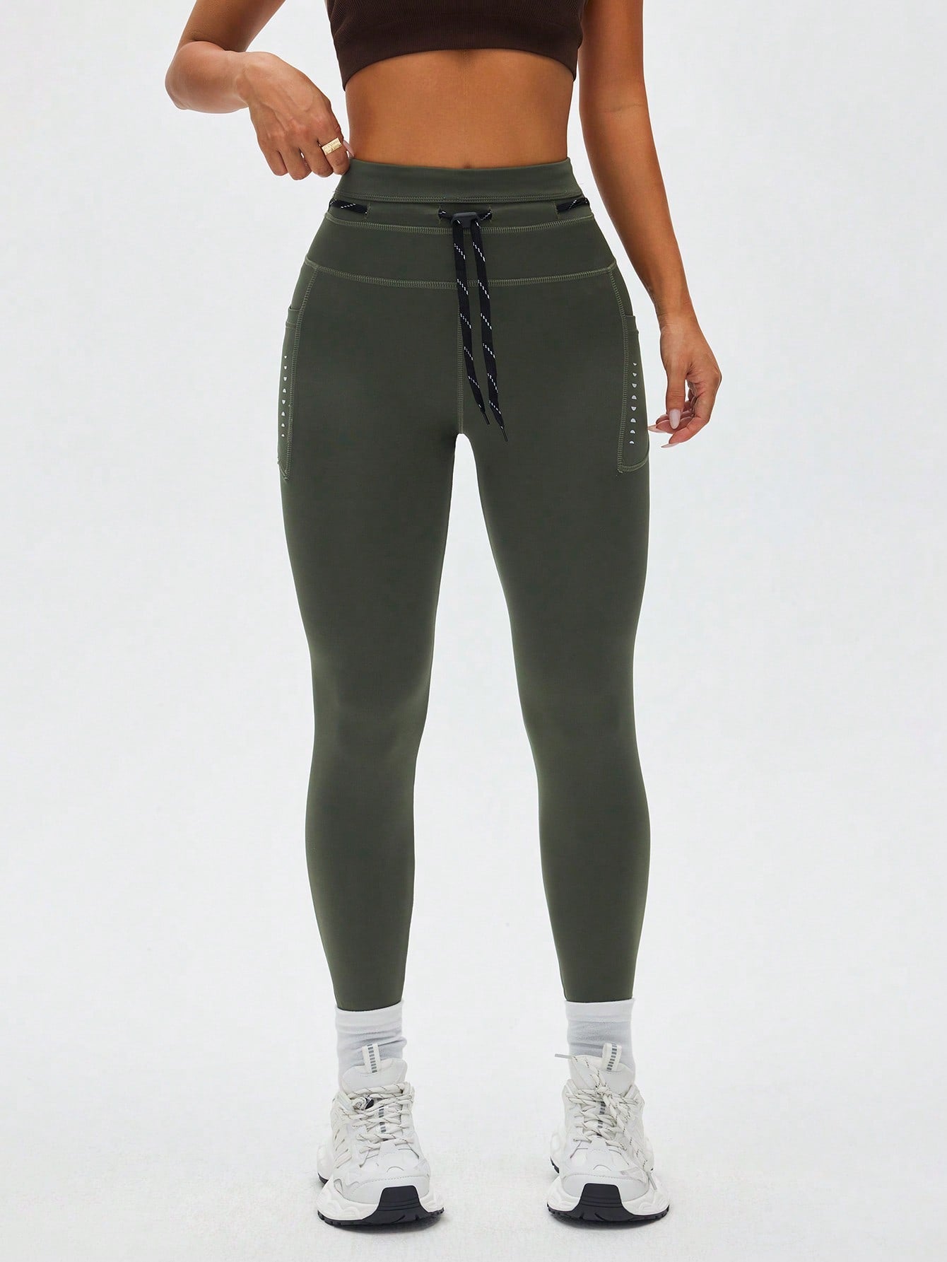 Legging Cintura Alta Com Bolso Lateral E Detalhe Estilo Fitness