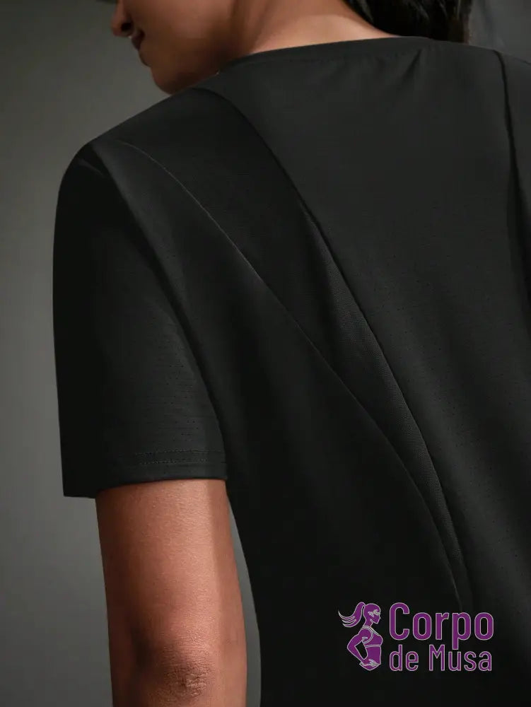 Camiseta Alongada Com Painel Respirável Estilo Running Camiseta Alongada Com Painel Respirável Estilo Running
