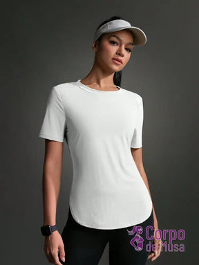 Camiseta Alongada Com Painel Respirável Estilo Running Camiseta Alongada Com Painel Respirável Estilo Running