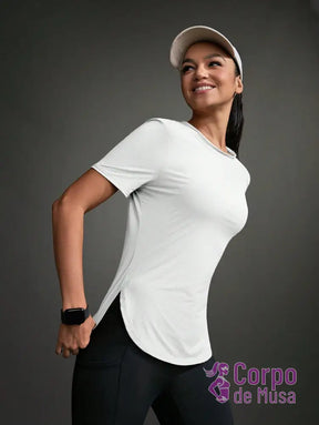 Camiseta Alongada Com Painel Respirável Estilo Running Camiseta Alongada Com Painel Respirável Estilo Running