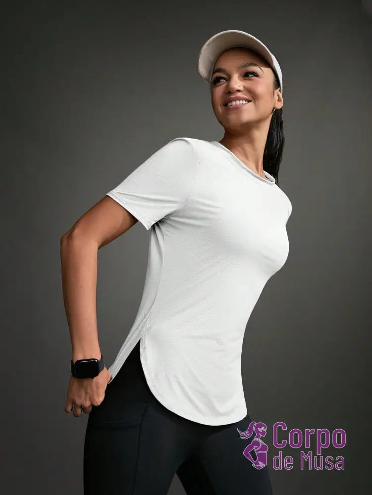 Camiseta Alongada Com Painel Respirável Estilo Running Camiseta Alongada Com Painel Respirável Estilo Running