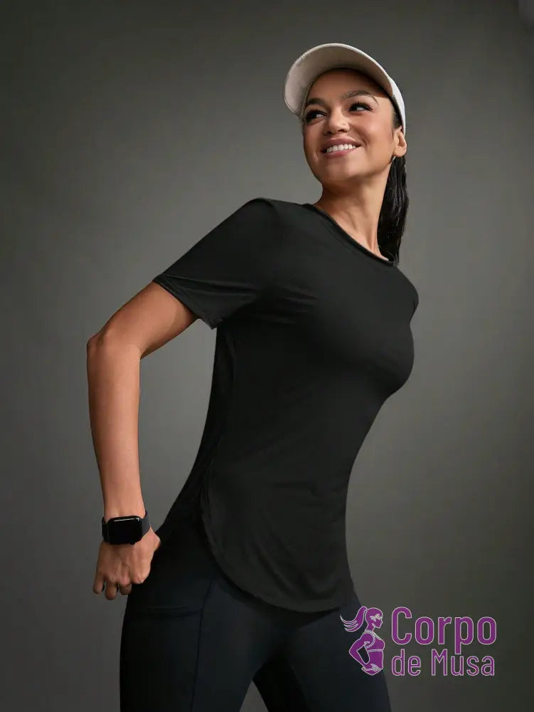 Camiseta Alongada Com Painel Respirável Estilo Running Camiseta Alongada Com Painel Respirável Estilo Running