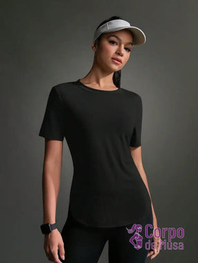 Camiseta Alongada Com Painel Respirável Estilo Running Camiseta Alongada Com Painel Respirável Estilo Running