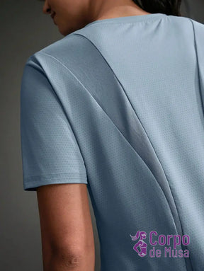 Camiseta Alongada Com Painel Respirável Estilo Running Camiseta Alongada Com Painel Respirável Estilo Running