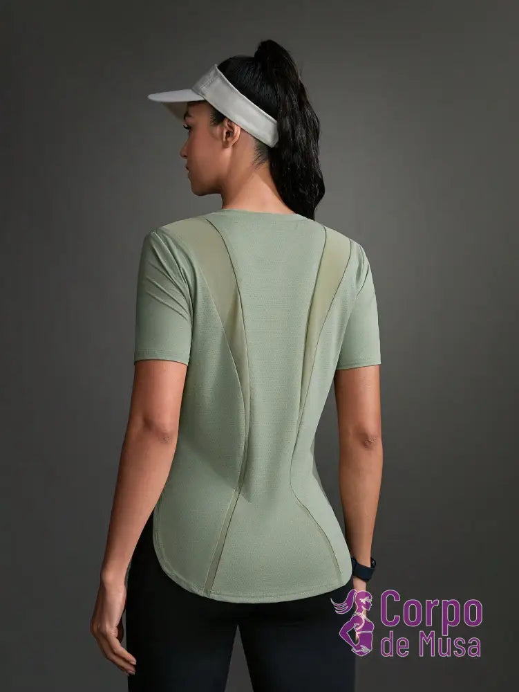 Camiseta Alongada Com Painel Respirável Estilo Running Verde Menta / PP Camiseta Alongada Com Painel Respirável Estilo