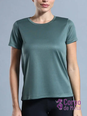 Camiseta Dry Fit Leve Com Tecido Respirável Camiseta Dry Fit Leve Com Tecido Respirável