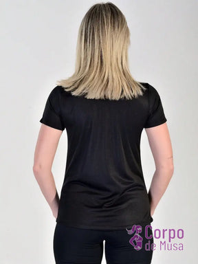 Camiseta Dry Fit Leve Com Tecido Respirável Camiseta Dry Fit Leve Com Tecido Respirável