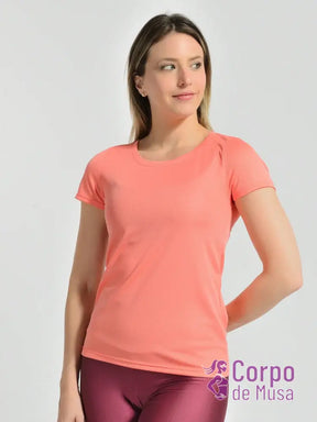 Camiseta Dry Fit Leve Com Tecido Respirável Coral / PP Camiseta Dry Fit Leve Com Tecido Respirável