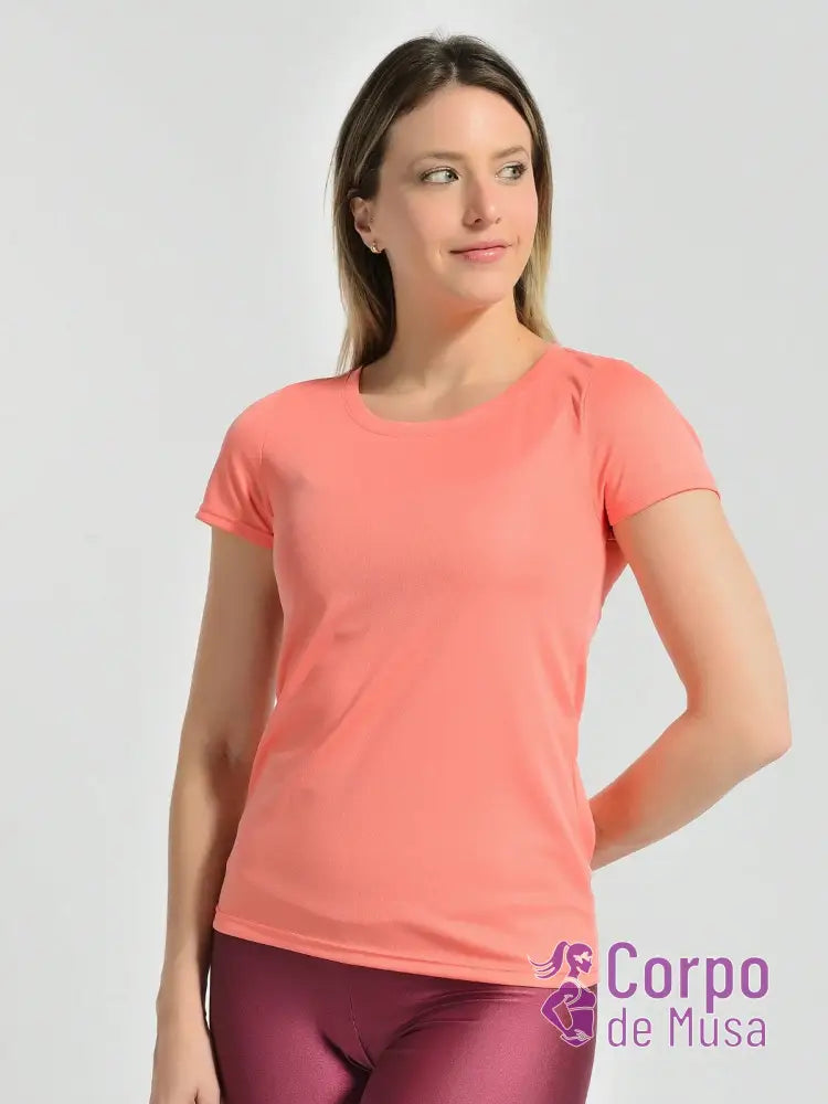 Camiseta Dry Fit Leve Com Tecido Respirável Coral / PP Camiseta Dry Fit Leve Com Tecido Respirável