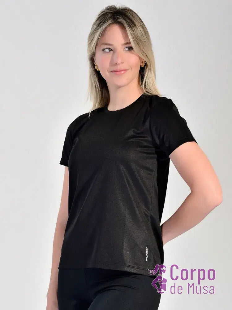 Camiseta Dry Fit Leve Com Tecido Respirável Preto / PP Camiseta Dry Fit Leve Com Tecido Respirável