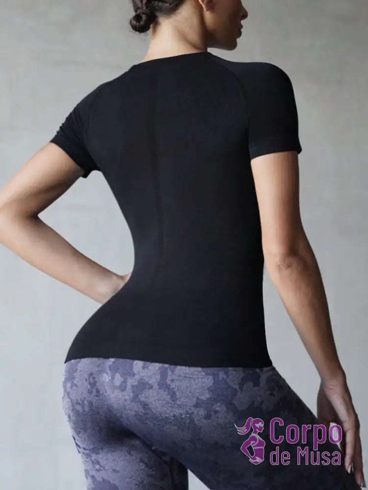 Camiseta Slim De Alta Performance Com Tecido Respirável Camiseta Slim De Alta Performance Com Tecido Respirável