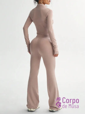 Conjunto Manga Longa e Calça Flare Estilo Fitness Elegante Conjunto Manga Longa e Calça Flare Estilo Fitness Elegante