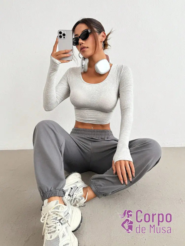 Conjunto Manga Longa e Calça Jogger Estilo Fitness Casual Conjunto Manga Longa e Calça Jogger Estilo Fitness Casual