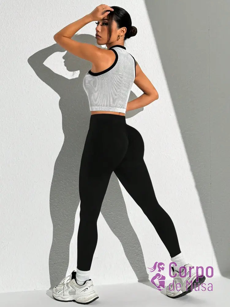 Conjunto Regata e Legging Cós Alto Scrunch Estilo Fitness Conjunto Regata e Legging Cós Alto Scrunch Estilo Fitness