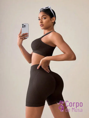 Conjunto Top Assimétrico e Short Cós Alto Canelado Fitness Conjunto Top Assimétrico e Short Cós Alto Canelado Fitness