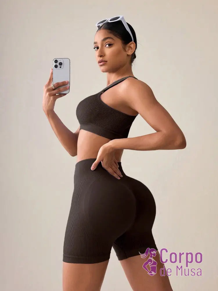 Conjunto Top Assimétrico e Short Cós Alto Canelado Fitness Conjunto Top Assimétrico e Short Cós Alto Canelado Fitness