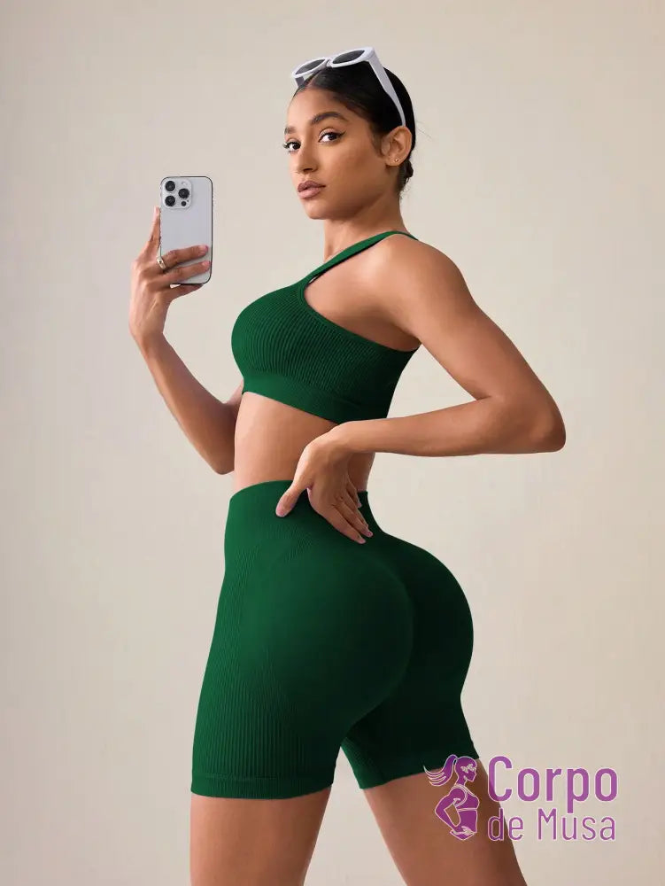 Conjunto Top Assimétrico e Short Cós Alto Canelado Fitness Conjunto Top Assimétrico e Short Cós Alto Canelado Fitness
