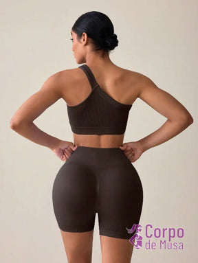 Conjunto Top Assimétrico e Short Cós Alto Canelado Fitness Conjunto Top Assimétrico e Short Cós Alto Canelado Fitness