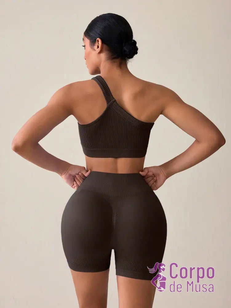 Conjunto Top Assimétrico e Short Cós Alto Canelado Fitness Conjunto Top Assimétrico e Short Cós Alto Canelado Fitness