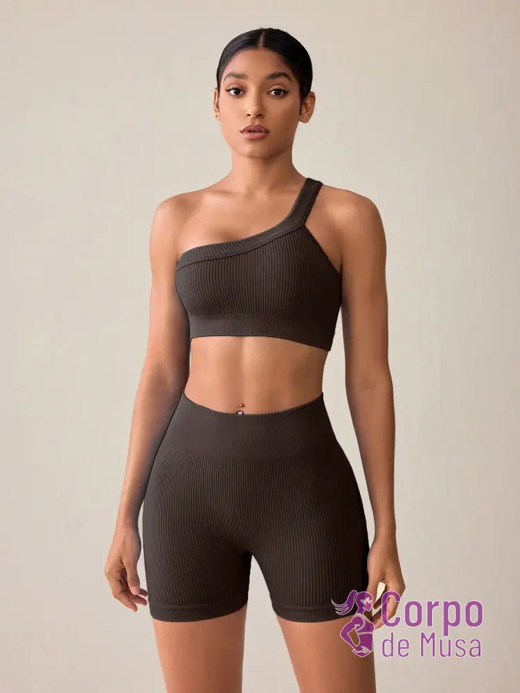 Conjunto Top Assimétrico e Short Cós Alto Canelado Fitness Café / PP Conjunto Top Assimétrico e Short Cós Alto Canelado