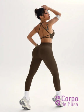 Conjunto Top e Legging Cós Alto Sem Costura Detalhe Cruzado Conjunto Top e Legging Cós Alto Sem Costura Detalhe Cruzado