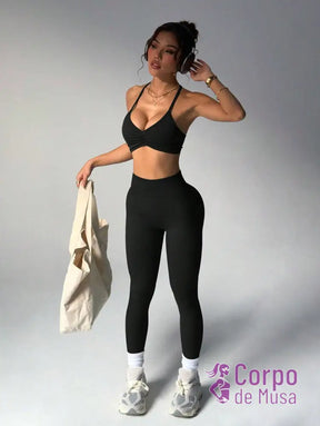 Conjunto Top e Legging Cós Alto Sem Costura Detalhe Cruzado Conjunto Top e Legging Cós Alto Sem Costura Detalhe Cruzado