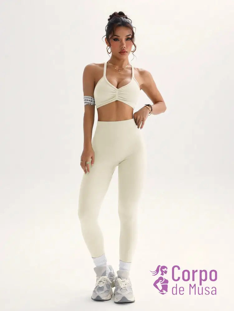 Conjunto Top e Legging Cós Alto Sem Costura Detalhe Cruzado Conjunto Top e Legging Cós Alto Sem Costura Detalhe Cruzado