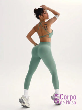 Conjunto Top e Legging Cós Alto Sem Costura Detalhe Cruzado Conjunto Top e Legging Cós Alto Sem Costura Detalhe Cruzado