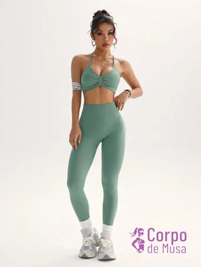 Conjunto Top e Legging Cós Alto Sem Costura Detalhe Cruzado Conjunto Top e Legging Cós Alto Sem Costura Detalhe Cruzado