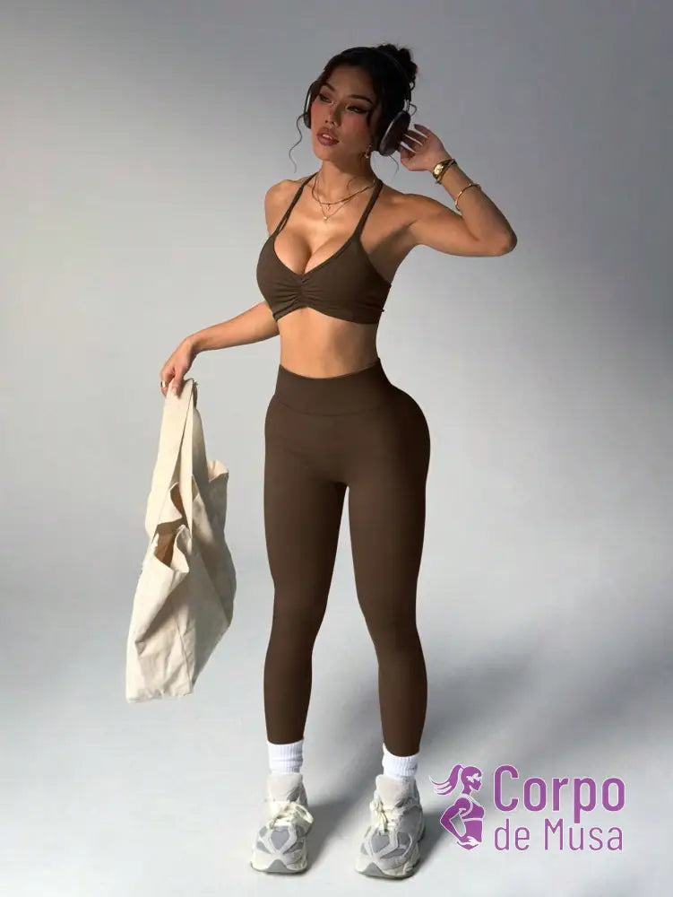 Conjunto Top e Legging Cós Alto Sem Costura Detalhe Cruzado Conjunto Top e Legging Cós Alto Sem Costura Detalhe Cruzado