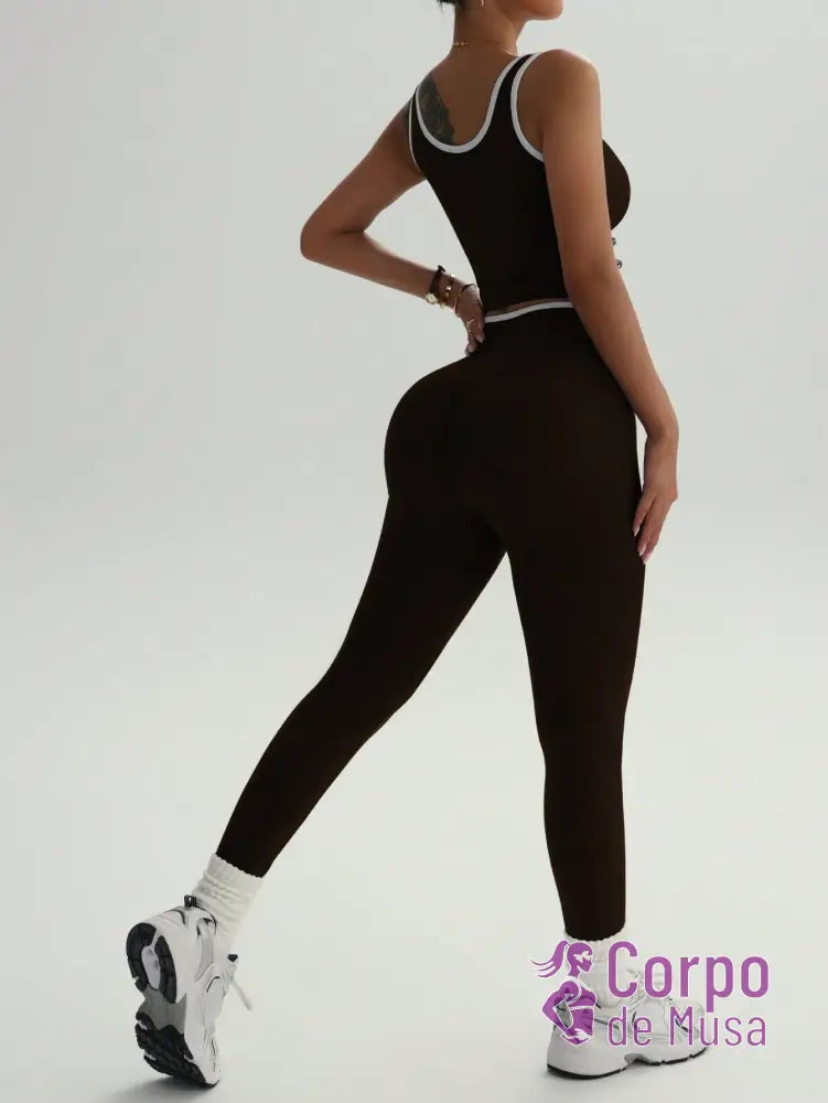Conjunto Top e Legging Cós Cruzado Estilo Fitness Moderno Conjunto Top e Legging Cós Cruzado Estilo Fitness Moderno