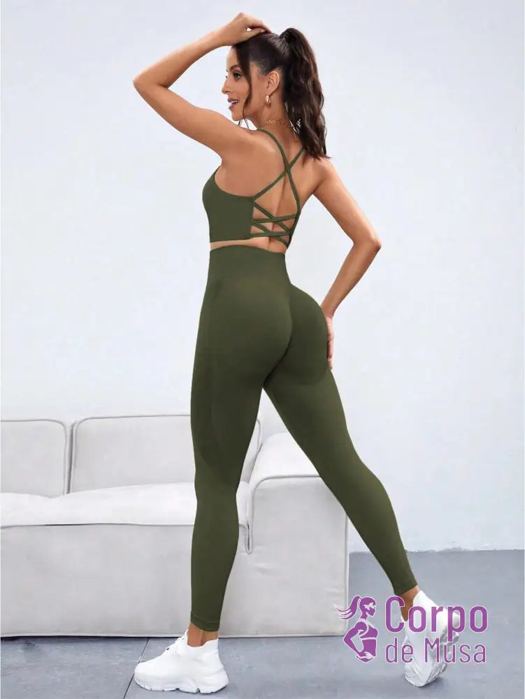 Conjunto Top e Legging Sem Costura Cós Alto Detalhe Cruzado Conjunto Top e Legging Sem Costura Cós Alto Detalhe Cruzado