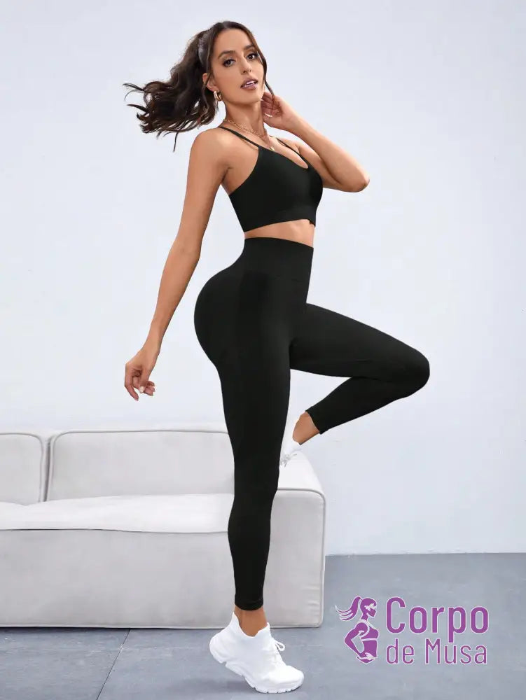 Conjunto Top e Legging Sem Costura Cós Alto Detalhe Cruzado Conjunto Top e Legging Sem Costura Cós Alto Detalhe Cruzado